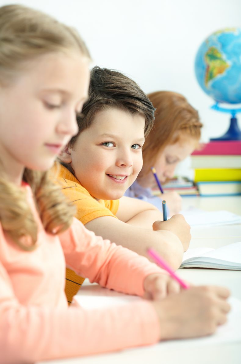 Team von Möbel & Mehr nach Maß – Experten für Schul- und Büromöbel